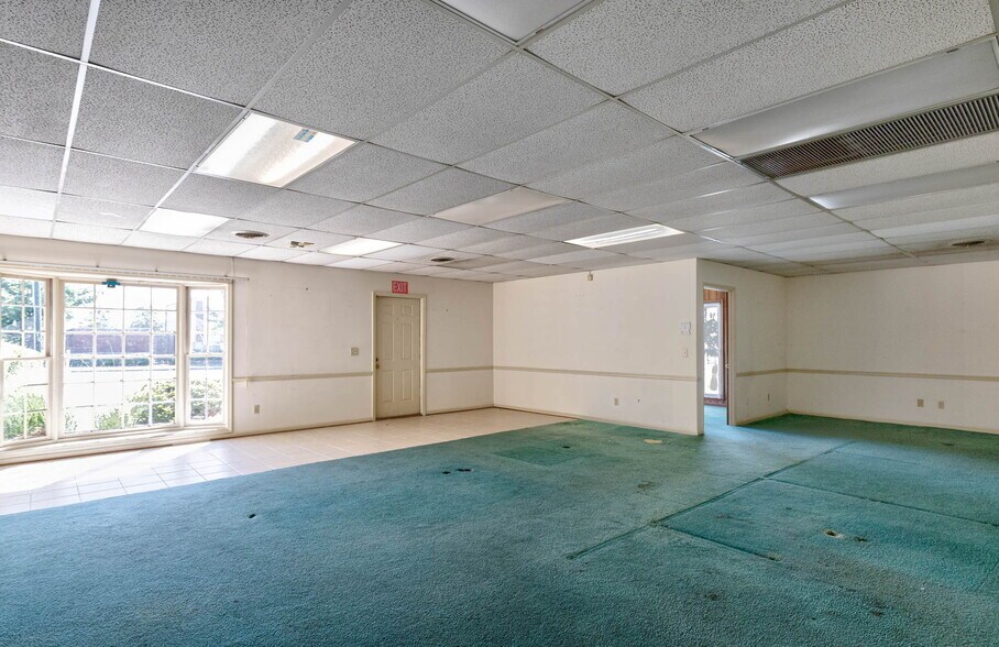 More Photos Of 3103 Mercury Drive Dr, Columbus Office For Sale