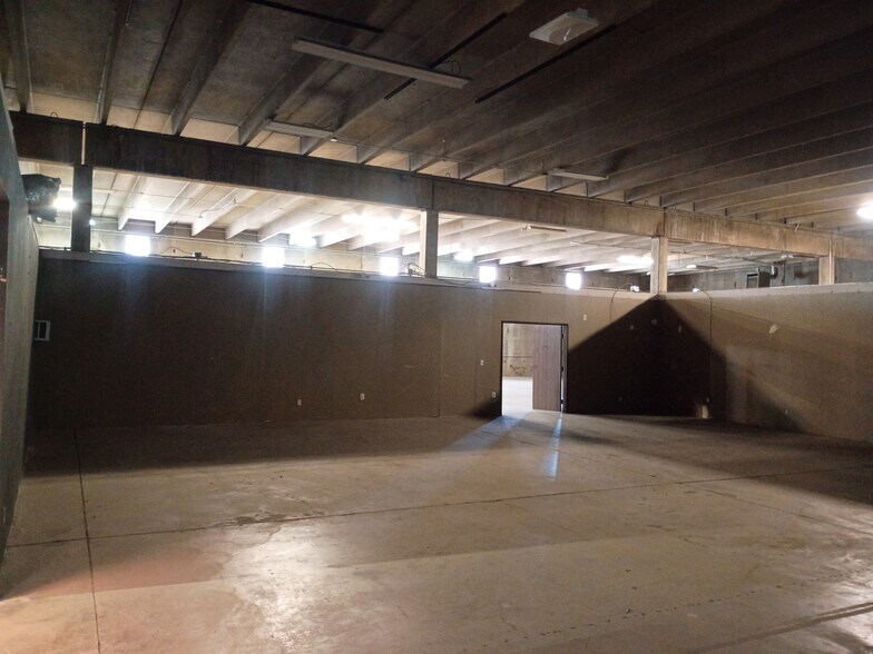 More Photos Of 5740 Logan St, Denver Warehouse For Lease