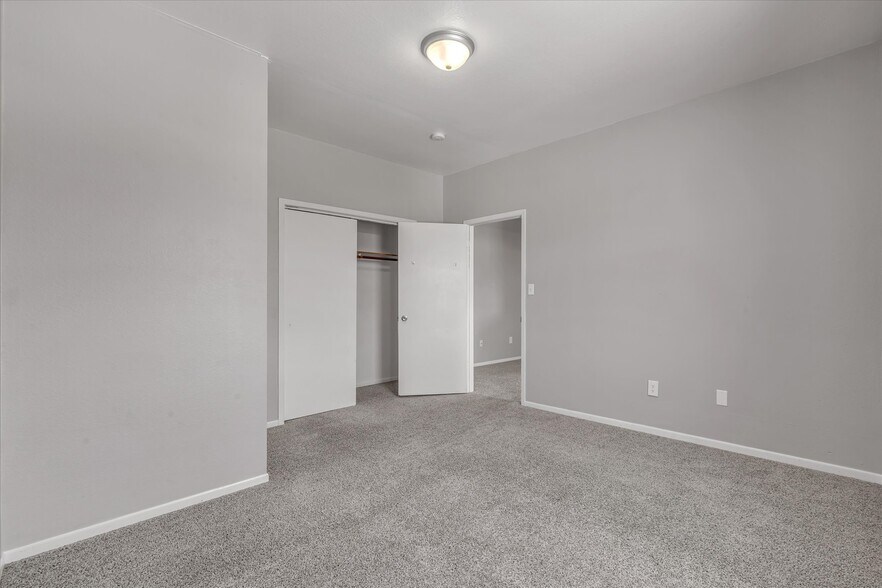 More Photos Of 1022 15th Ave, East Moline Multifamily For Sale