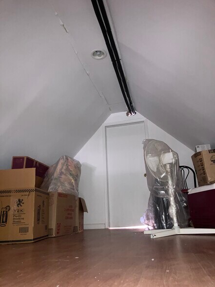 More Photos Of 1082 Bay St, Staten Island Freestanding For Sale