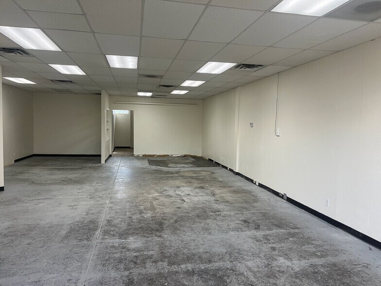 More Photos Of 2330 Main St, Longmont Unknown For Lease