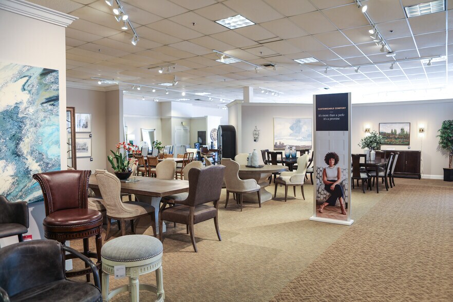 More Photos Of 2297 Main St East, Snellville Freestanding For Sale