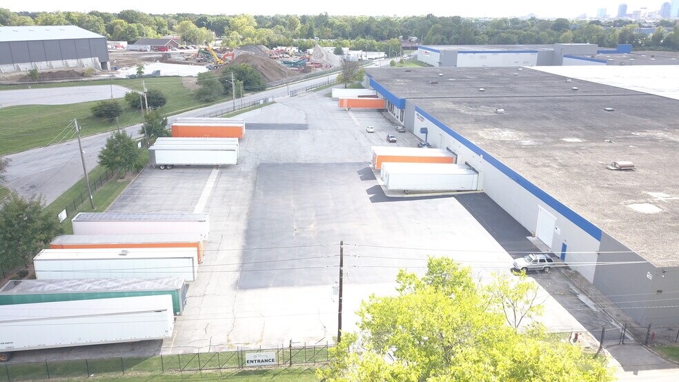 More Photos Of 2222 Hillside Ave, Indianapolis Warehouse For Lease