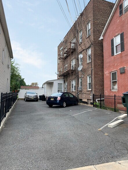 More Photos Of 1110 S Wood Ave, Linden Apartments For Sale