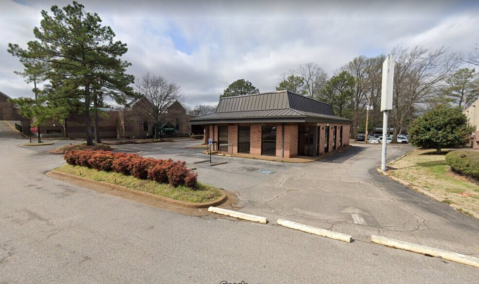 More Photos Of 4485 Poplar Ave, Memphis Bank For Lease