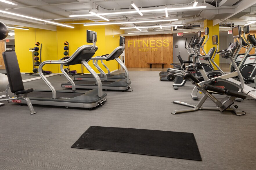 More Photos Of 818 Connecticut Ave NW, Washington Office For Lease