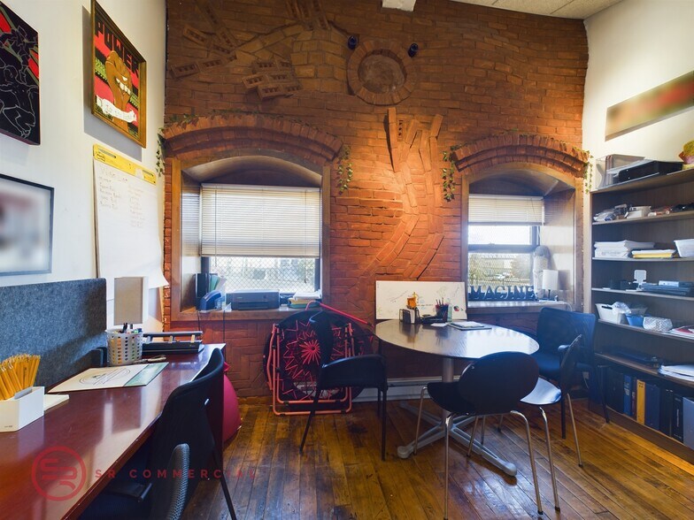 More Photos Of 10 Gatehouse Rd, Holyoke Office For Sale