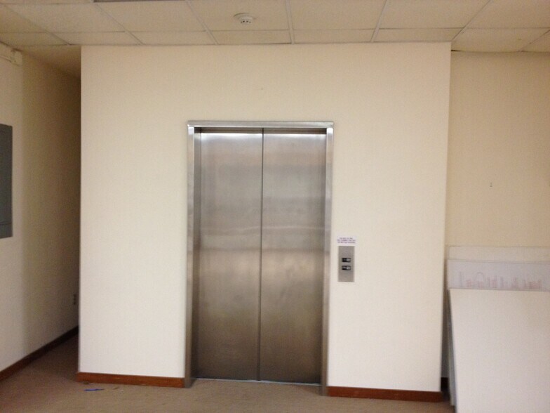 More Photos Of 900 Alice St, Oakland Loft Creative Space For Sale