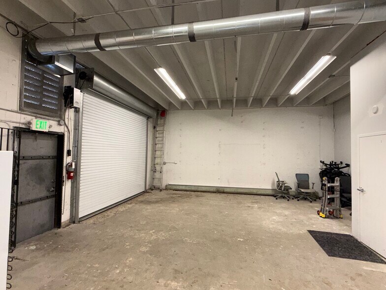 More Photos Of 8111-8119 NW 33rd St, Miami Warehouse For Sale