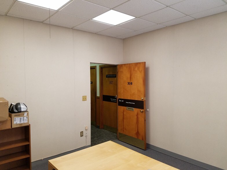 More Photos Of 661 Washington St, Norwood Office For Lease