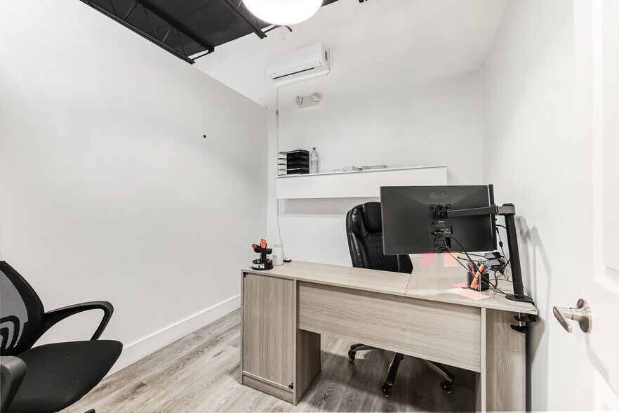 More Photos Of 4980 E 10th Ct, Hialeah Warehouse For Sale