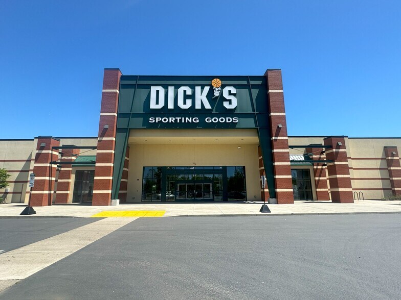 Primary Photo Of 1140 N Hayden Meadows Dr, Portland Department Store For Lease