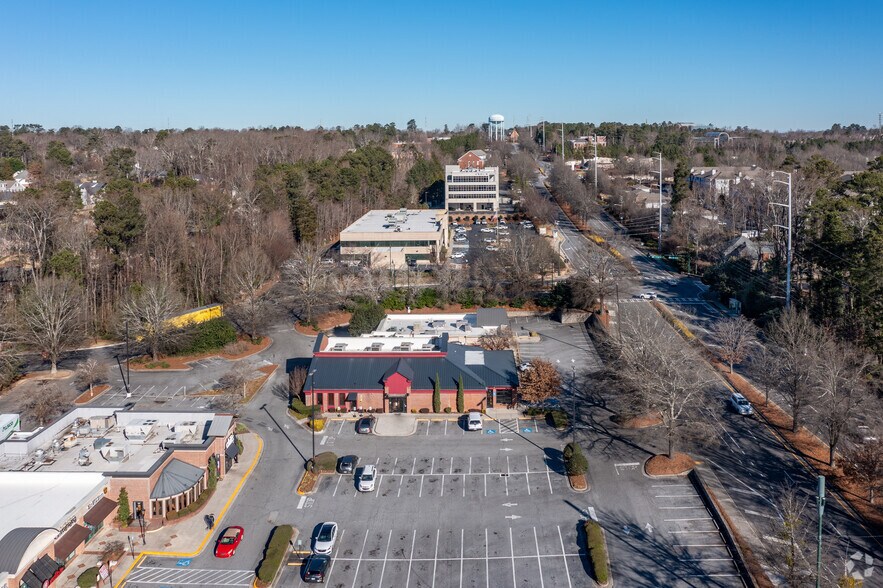 Primary Photo Of 4788-4794 Ashford Dunwoody Rd, Dunwoody Storefront For Lease