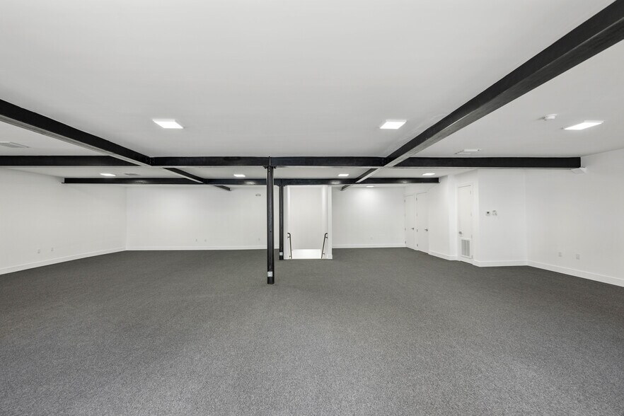 More Photos Of 129 N Miami Ave, Miami Restaurant For Lease