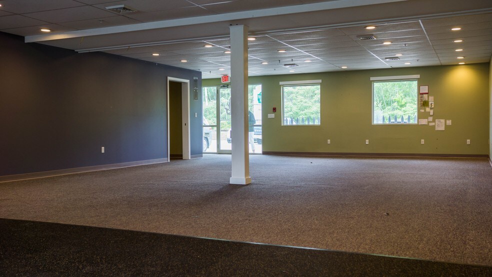 More Photos Of 541 US Route 1, Freeport Office For Lease