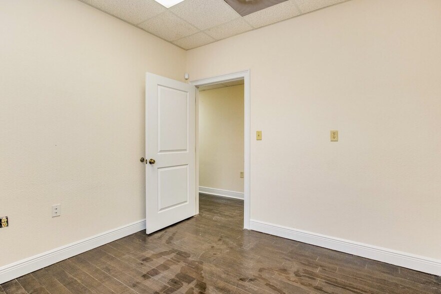 More Photos Of 2220 N Palafox St, Pensacola Medical For Sale