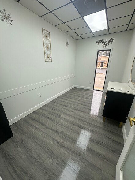 More Photos Of 18 C.M. Rambo Dr, Saraland Coworking Space