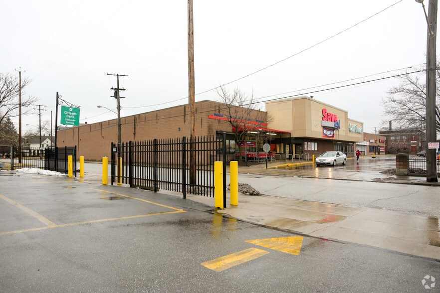 More Photos Of 5841-5857 Broadway Ave, Cleveland General Retail For Sale