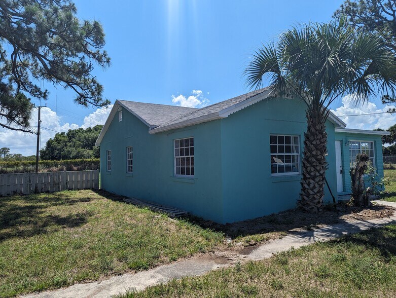More Photos Of 713 Angle Rd, Fort Pierce Industrial For Lease