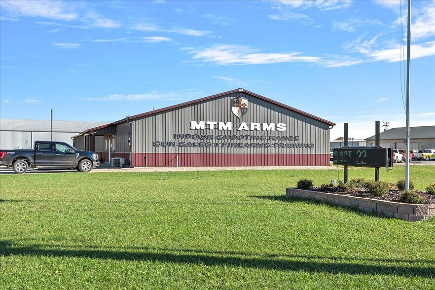 More Photos Of 1001 High Prairie Dr, Athens Freestanding For Sale