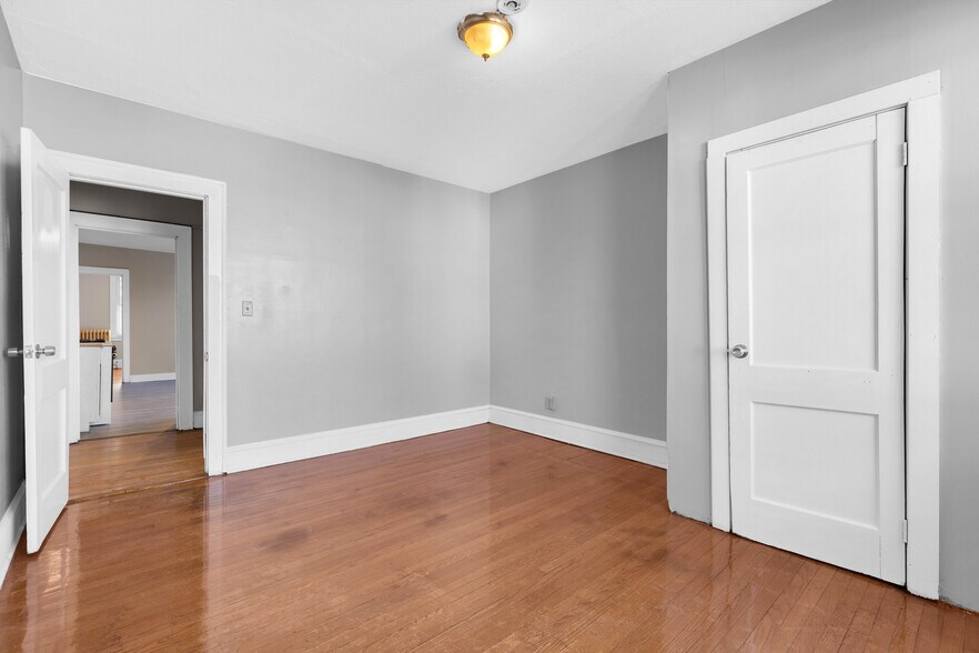 More Photos Of 45 School St, Hartford Apartments For Sale