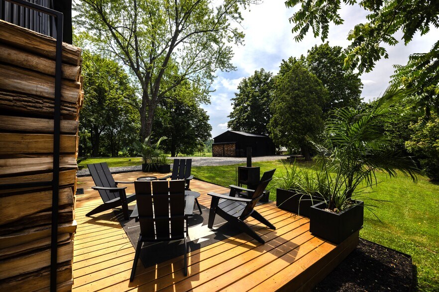 More Photos Of 5628 S 3rd St, Hudson Specialty For Sale