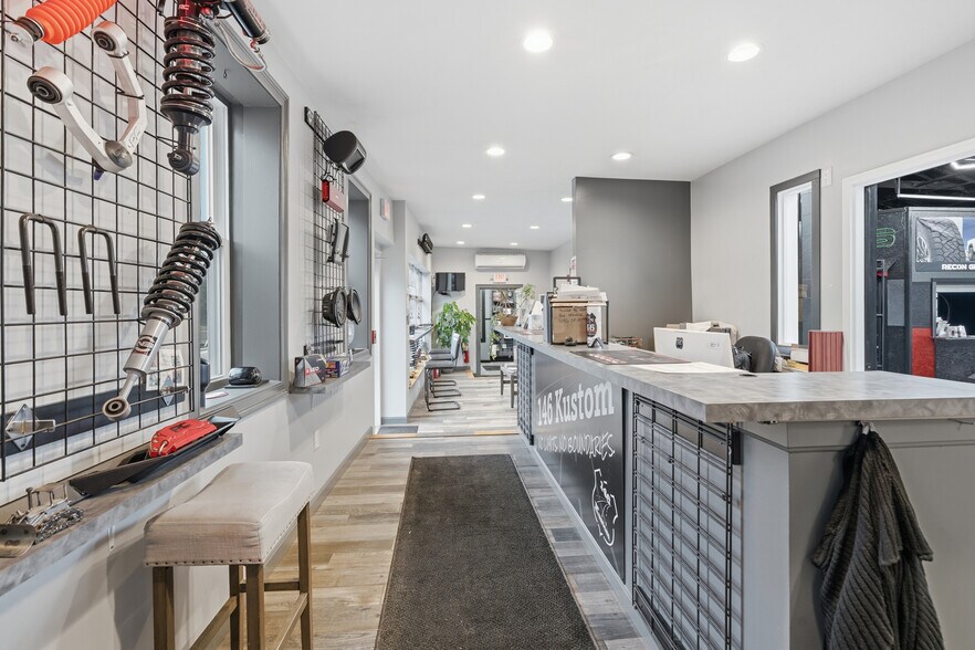 More Photos Of 1097 Eddie Dowling Hwy, North Smithfield Service Station For Sale