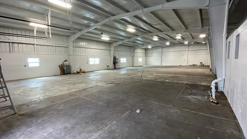 More Photos Of 5007 S Westshore Blvd, Tampa Warehouse For Sale