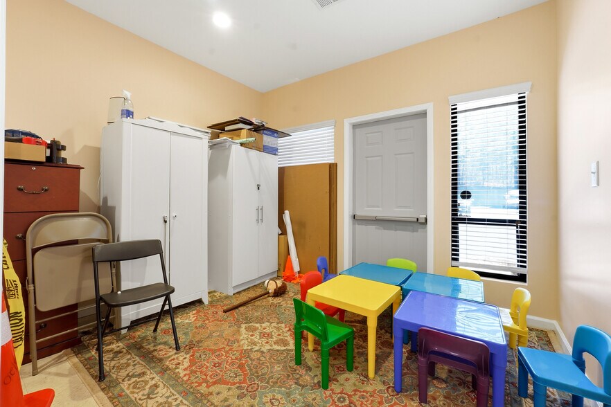 More Photos Of 415-421 W Pike St, Lawrenceville Office For Sale