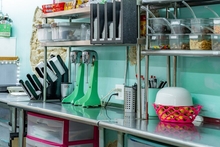 More Photos Of 105 N Main St, Hallettsville Restaurant For Sale