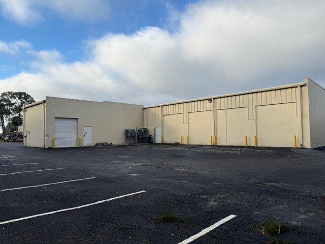More Photos Of 7400 US Highway 19, New Port Richey Storefront For Lease