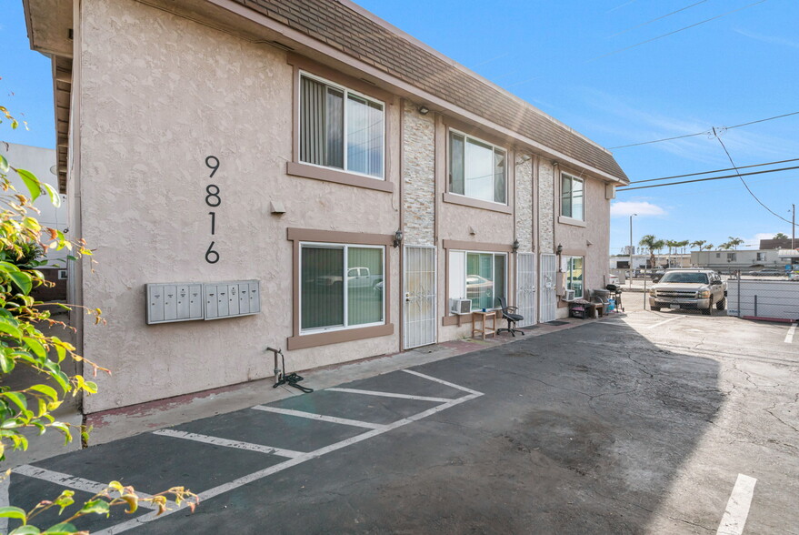 Primary Photo Of 9816 Park St, Bellflower Apartments For Sale