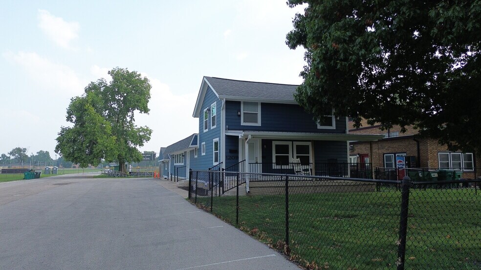 More Photos Of 1209 E 46th St, Indianapolis Freestanding For Sale