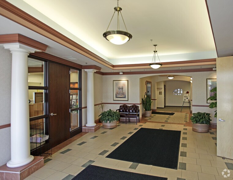 More Photos Of 1185 Town Centre Dr, Eagan Medical For Lease