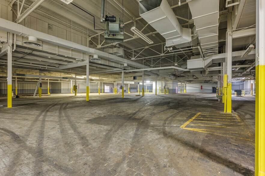 More Photos Of 1220 Mound Ave, Racine Self Storage For Sale