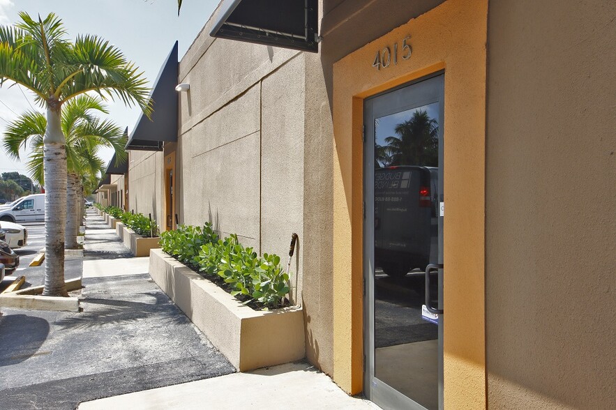 More Photos Of 4003-4015 NE 6th Ave, Oakland Park Warehouse For Lease