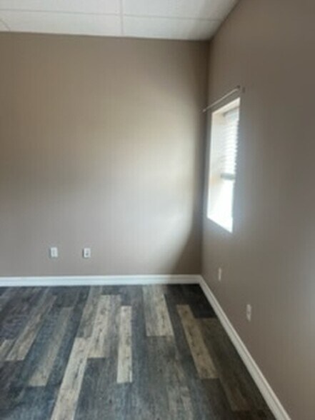More Photos Of 16518 House Hahl Rd, Cypress Self Storage For Lease