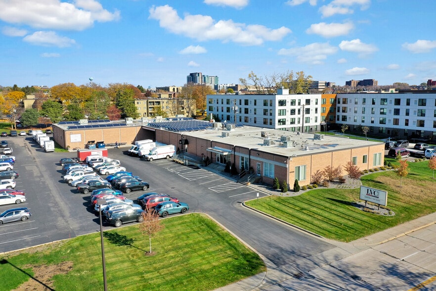 More Photos Of 4200-4250 76th St W, Edina Light Distribution For Sale