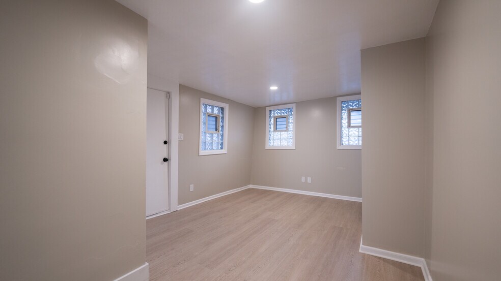 More Photos Of 1017 E Carson St, Pittsburgh Storefront Retail Residential For Lease
