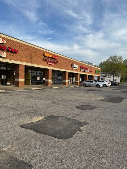 More Photos Of 1890 Berryhill, Cordova Unknown For Lease