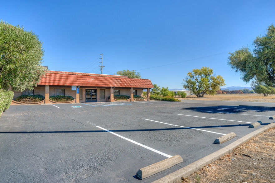 More Photos Of 2950 Feather River Blvd, Oroville Light Distribution For Sale