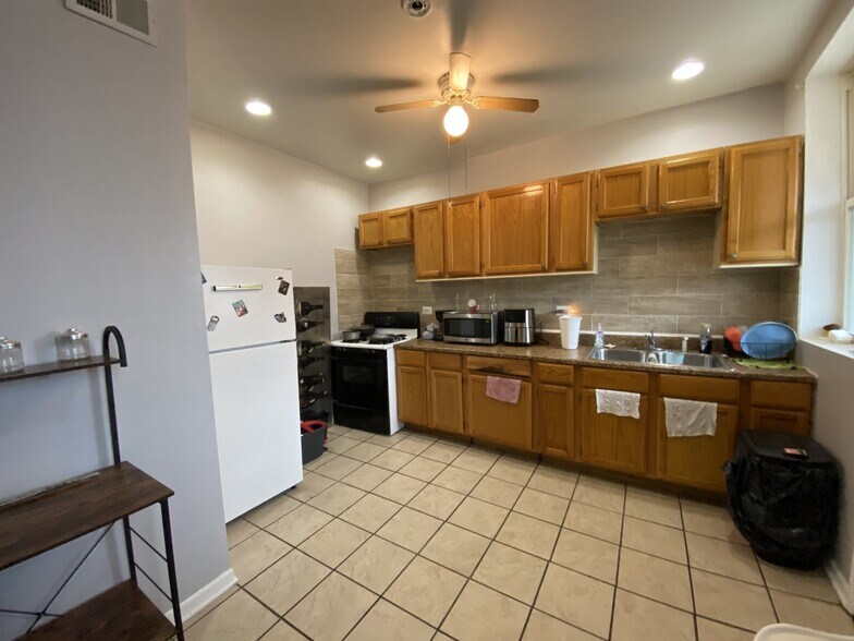 More Photos Of 245 N Mason Ave, Chicago Apartments For Sale