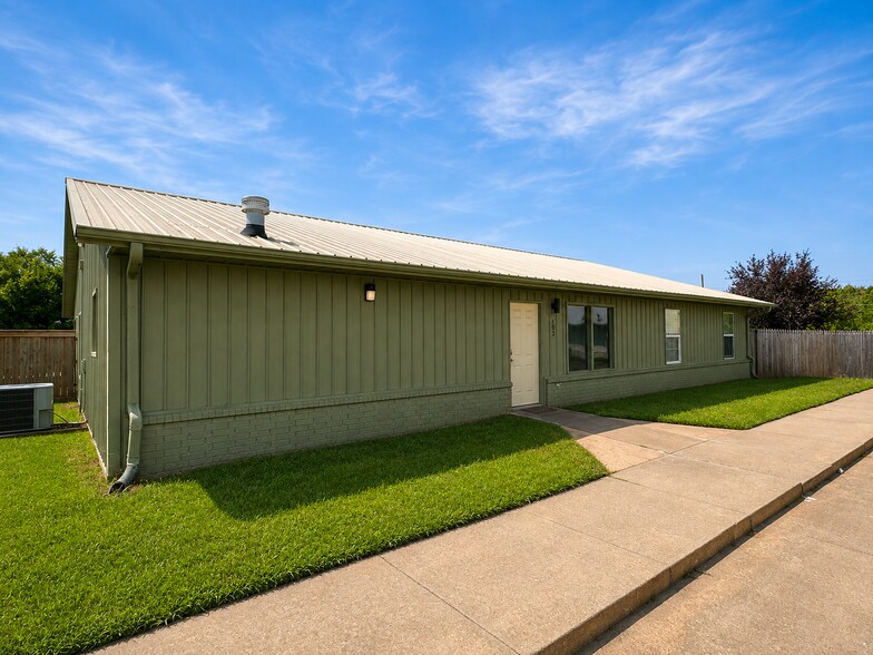 More Photos Of 101-105 E 32nd Ave, Stillwater Apartments For Sale