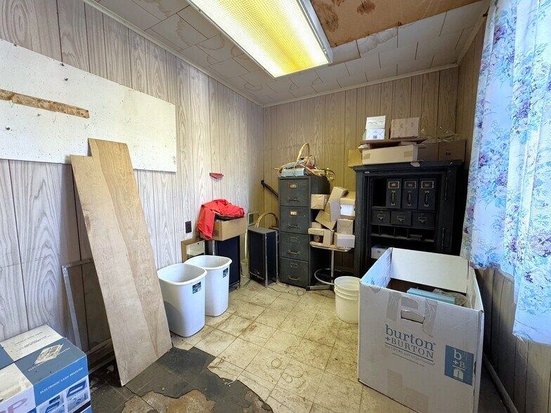 More Photos Of 366 Main St, Grantsville Storefront Retail Office For Sale