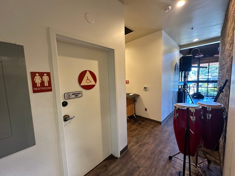 More Photos Of 1317 W McCoy Ln, Santa Maria Warehouse For Lease