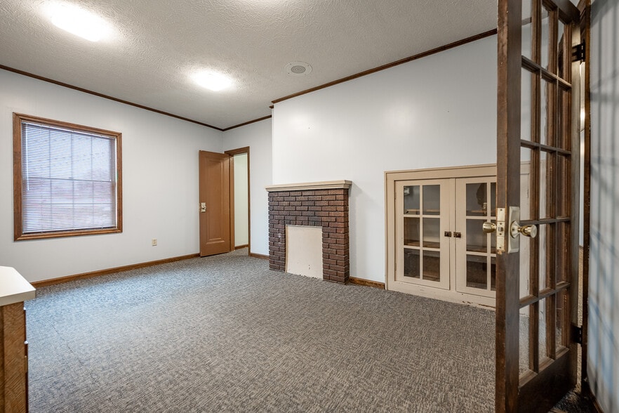 More Photos Of 814 E Washington St, Greencastle Medical For Sale