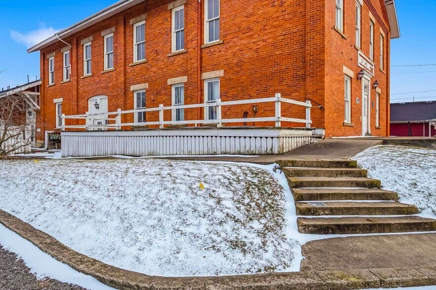 More Photos Of 412 E River St, Elyria Office For Sale