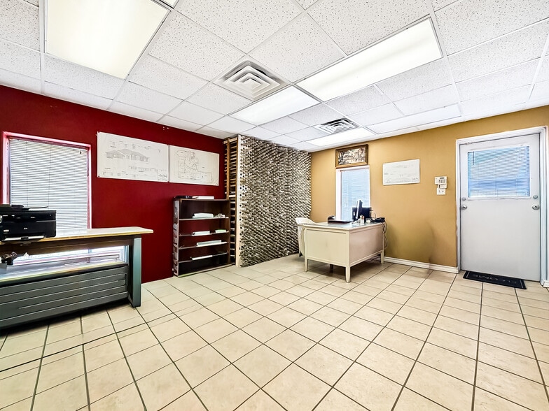 More Photos Of 3801 Saturn Rd, Corpus Christi Warehouse For Sale