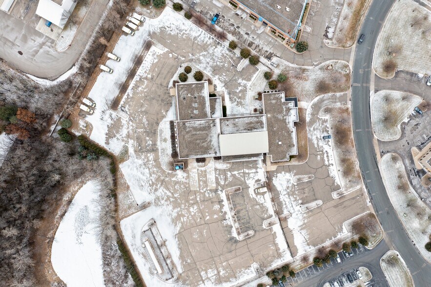 More Photos Of 11180 86th Ave N, Osseo Flex For Sale