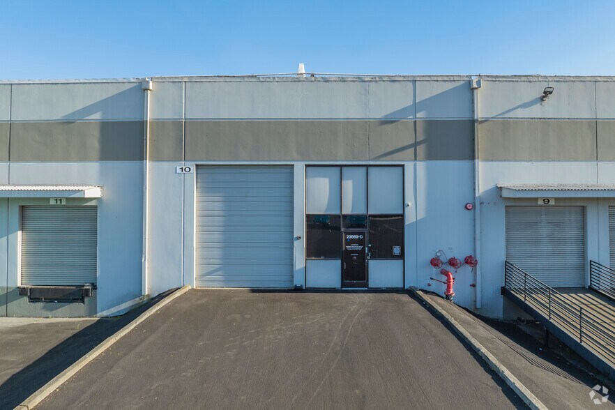 More Photos Of 23663-23669 Eichler St, Hayward Warehouse For Lease
